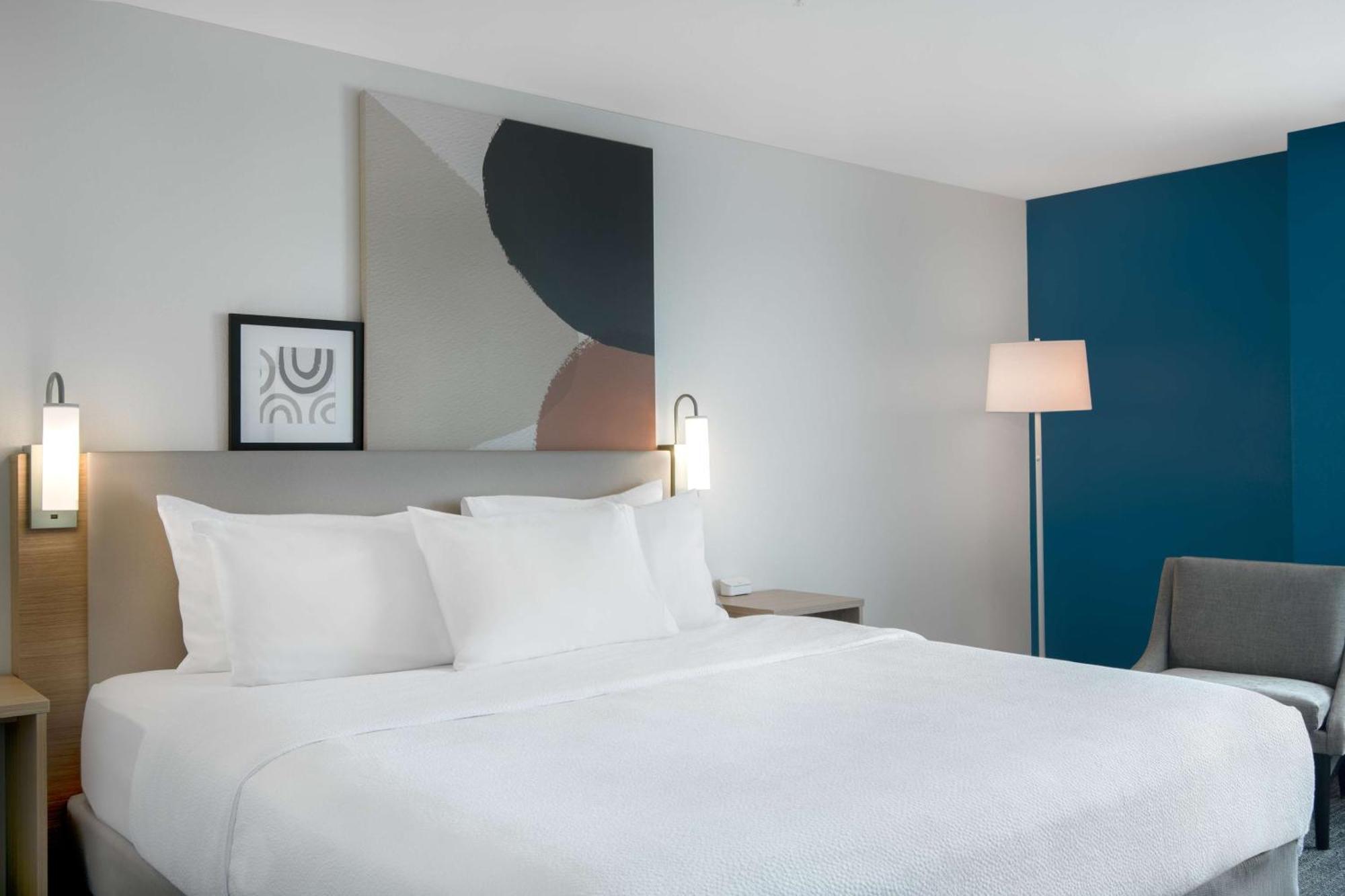 Spark By Hilton Eastchase