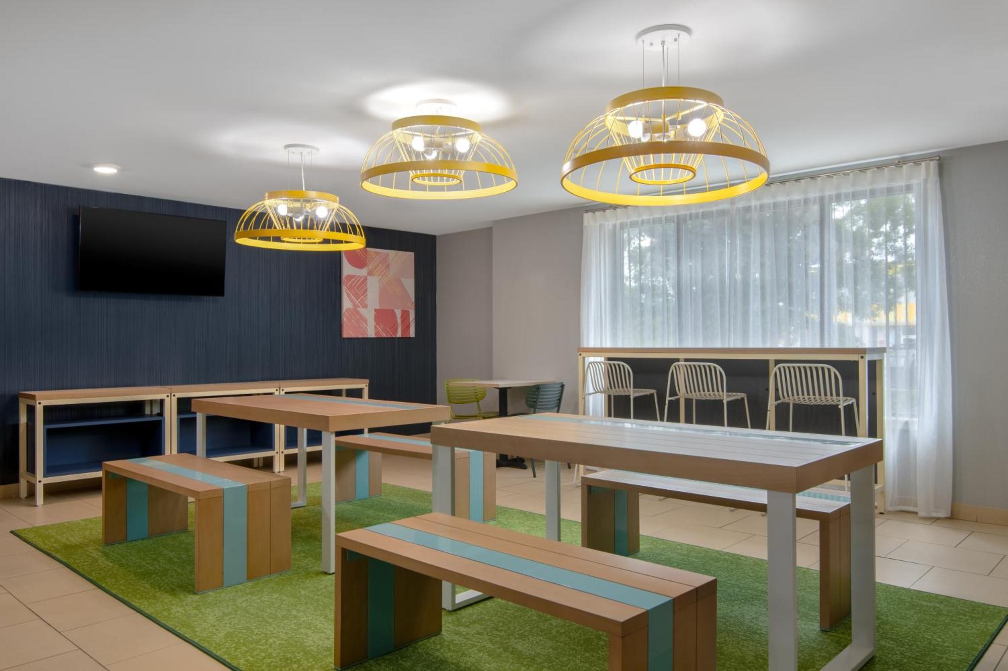 Spark By Hilton Eastchase