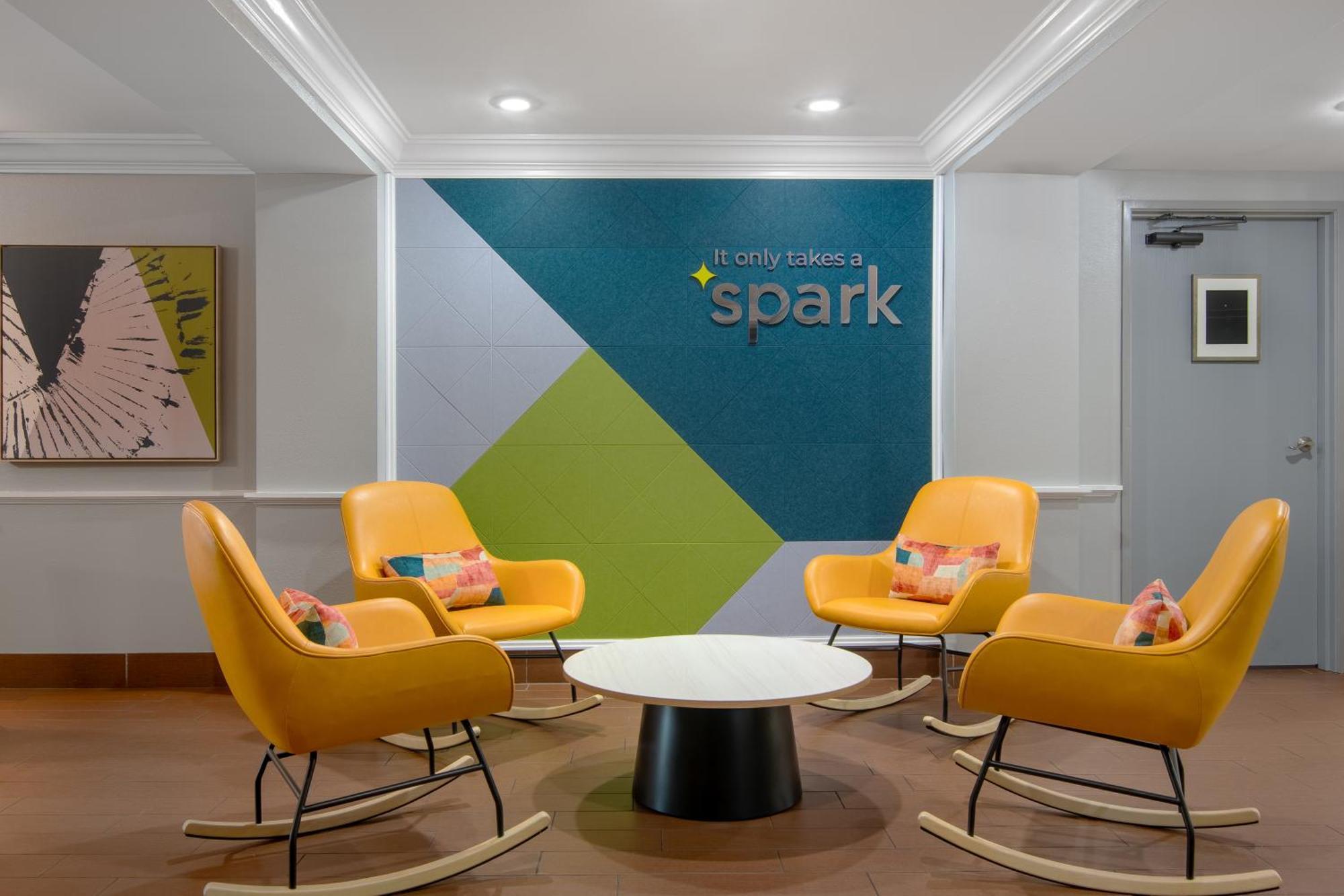 Spark By Hilton Eastchase Hotel 2*